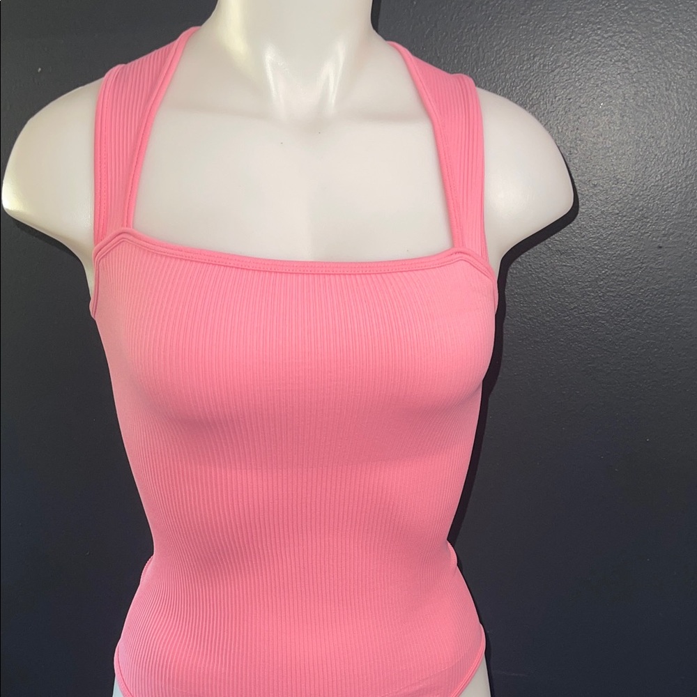Elegant Pink Ribbed Tank Top
